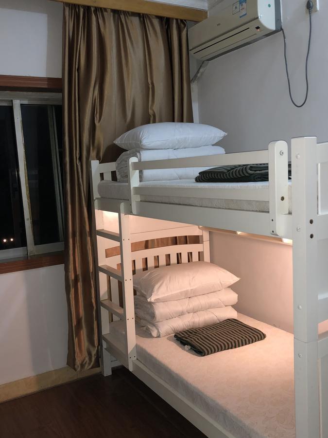 גווילין Lakeside Inn מראה חיצוני תמונה